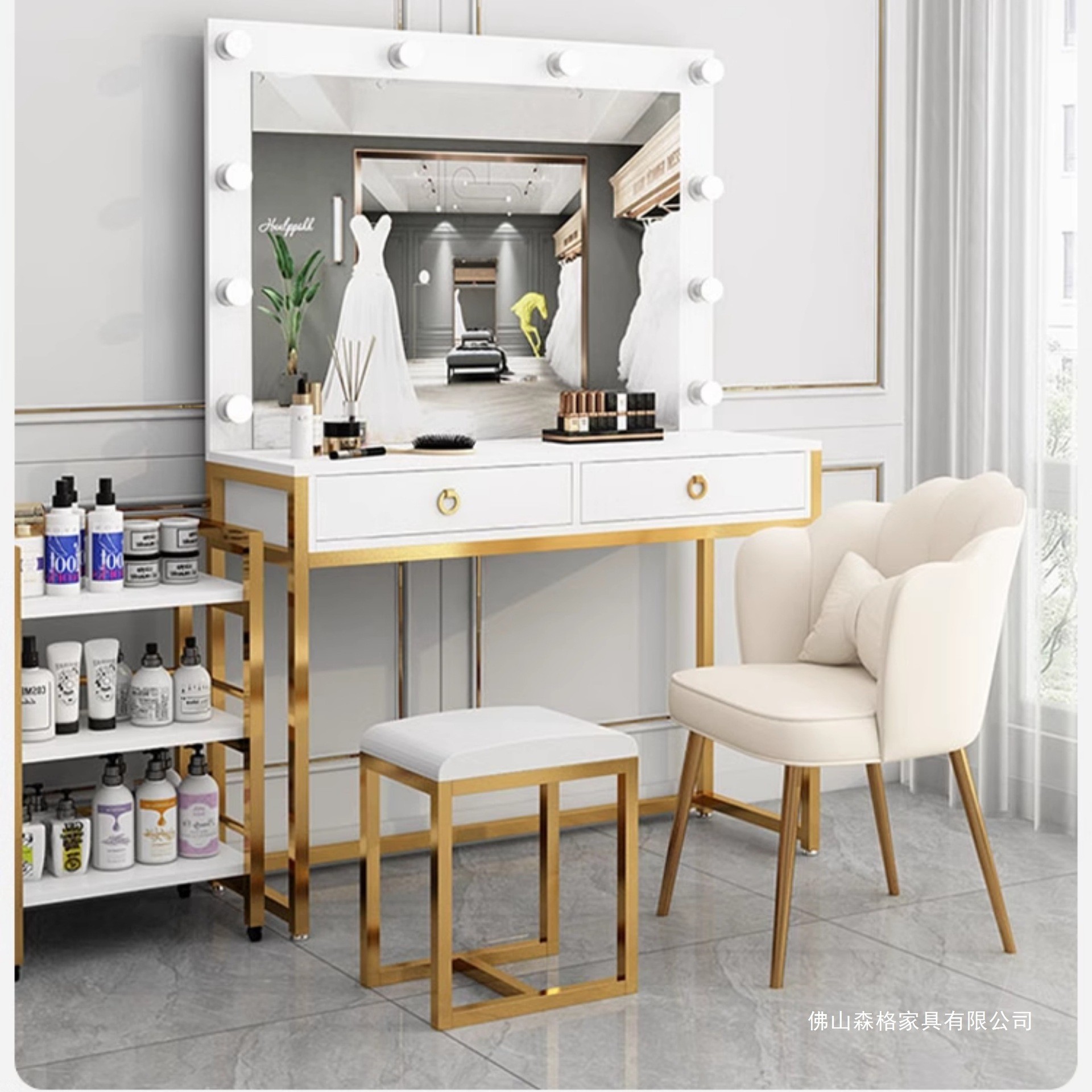 Studio dresser with lamp mirro - Beauty Makeup Bridal ulasan dan harga